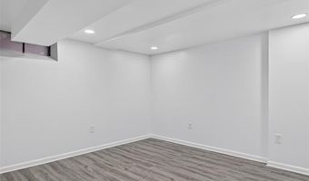 8664 Louise Ave, Allen Park, MI 48101