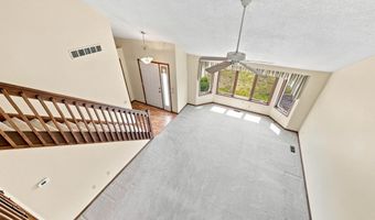 220 Yukon Pass, Auburn, IN 46706