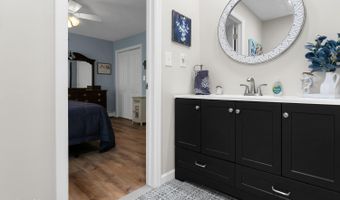 324 E End Ave, Belford, NJ 07718