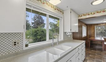 10418 CHAMPOEG Rd, Aurora, OR 97002