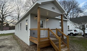 913 Pine Ave, Alma, MI 48801