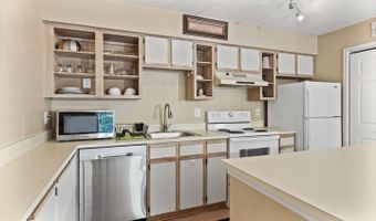 3304 WYNDHAM Cir #235, Alexandria, VA 22302