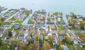 1749 Saint Clair River Dr, Algonac, MI 48001
