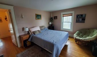 84 14th St, Bangor, ME 04401