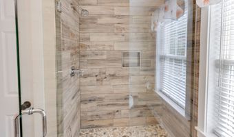 101 Loft Cir, Campton, NH 03223