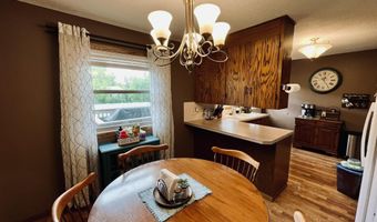 2207 SE 13th Ave, Aberdeen, SD 57401