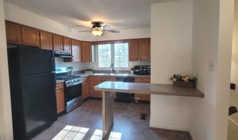 10 WOODFIELD Dr, Claymont, DE 19703