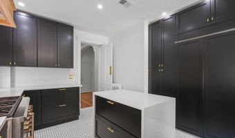 322 E CAPITOL St NE, Washington, DC 20003