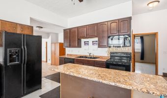 207 W 3rd St, Alcester, SD 57004