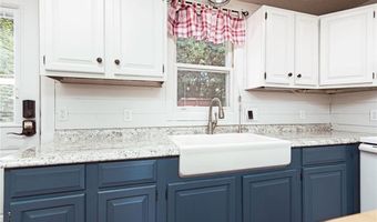 10 Ship St, Jamestown, RI 02835