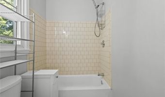 9 Gardner Ave, Cranston, RI 02910