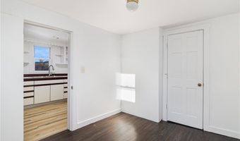 1609 W Main Rd, Middletown, RI 02842
