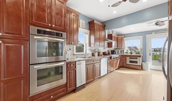 314 Ocean Ave, Amityville, NY 11701