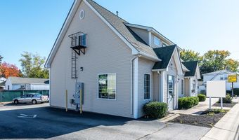 653 Killingly St, Johnston, RI 02919