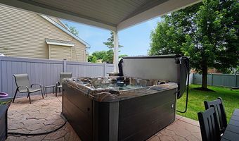 47 Timber Cove Ct, Amherst, NY 14051