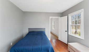 6 Knowlton Ct, Bristol, RI 02809
