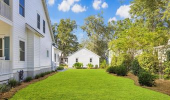 37 Park Sq S, Beaufort, SC 29907