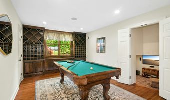 2 Knollwood Ln, Darien, CT 06820