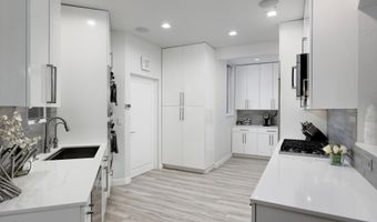 736 W Smuggler St B, Aspen, CO 81611
