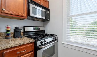 922 S WASHINGTON St 311, Alexandria, VA 22314