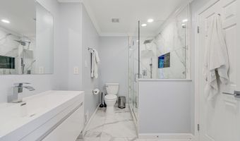 4005 KLOMAN St, Annandale, VA 22003