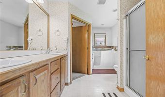 1701 Woods Rd, Akron, OH 44306