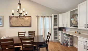 1550 W GOLDENGATE Dr, Addison, IL 60101