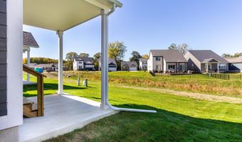 27633 Maryjane Ln E, Chesterfield, MI 48047
