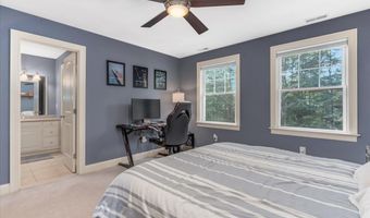 74 Settlers Ct, Bedford, NH 03110