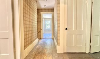 42 S Main St, Brookline, NH 03033