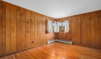 141 Peckham Rd, Little Compton, RI 02837