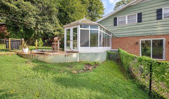 101 Hendrix Ct, Boiling Springs, SC 29316