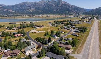500 SNAKE RIVER Dr 2, Alpine, WY 83128