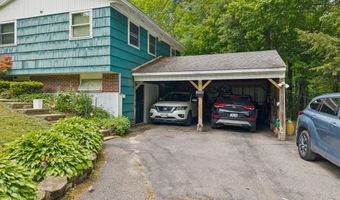 10 Ridgewood Dr, Augusta, ME 04330