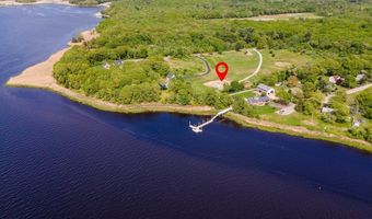 8 Ferry Ln, Berkley, MA 02779
