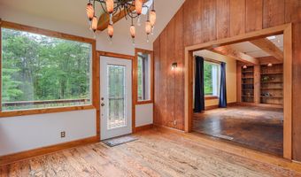 4 Spruce Mountain Trl, Danbury, CT 06810