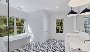 13 Sunswyck Rd, Darien, CT 06820