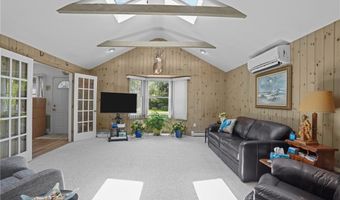 112 County Rd, Barrington, RI 02806