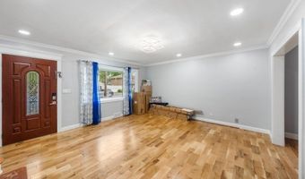 73 Davis Dr, Bergenfield, NJ 07621