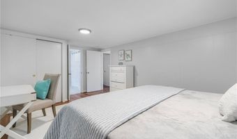 384 Valley Rd, Middletown, RI 02842