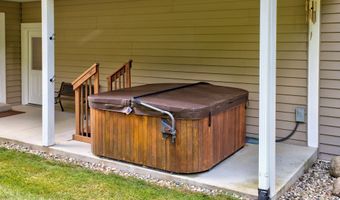 3235 Lakeview Dr, Allegan, MI 49010