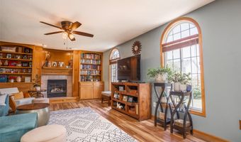 1113 9th Ave SE, Altoona, IA 50009