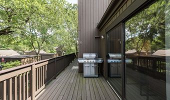 22 Haverhill Ct, Ann Arbor, MI 48105