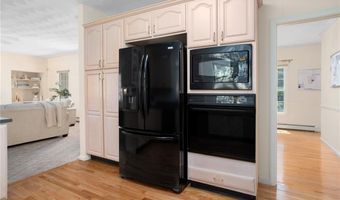 95 River Farm Dr, East Greenwich, RI 02818