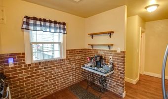 2430 Maxey St, Alton, IL 62002