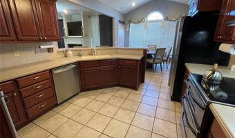 2210 Lakewood Dr, Chickasha, OK 73018