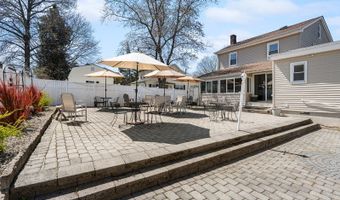 42 Lake Blvd, Aberdeen Twp., NJ 07747