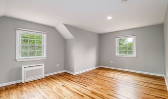 17 Alan Ave, Danbury, CT 06811