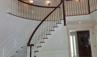 41 Marlpit Pl, Middletown, NJ 07748