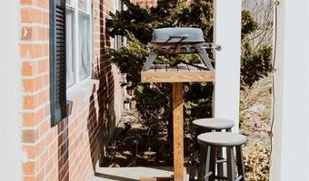 70 Carroll Ave 405, Newport, RI 02840